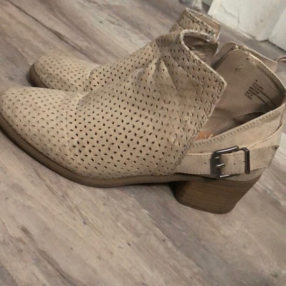 Universal thread tan booties - Picture 1 of 1